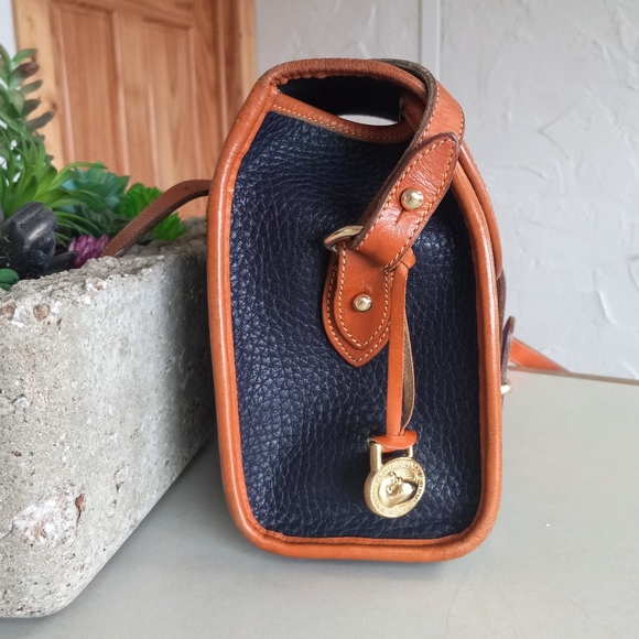 Dooney & Bourke Essex crossbody, Midnight Blue, 1993 - Picture 5 of 13